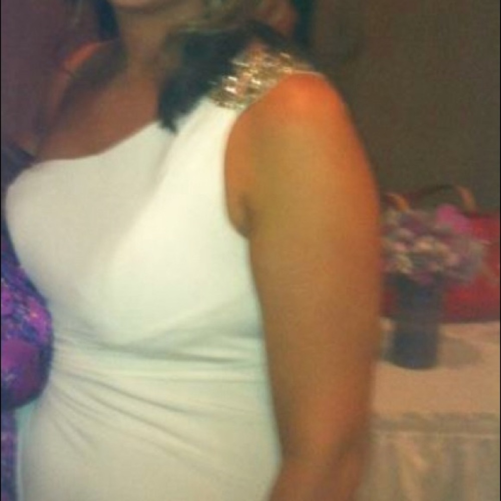 Hailey Logan by Adrianna Papell